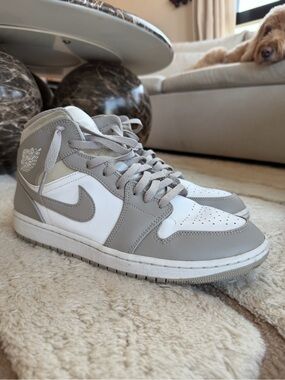 Men’s Nike Air Jordan 1 Mid Sneakers